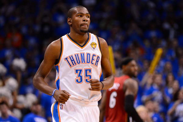 西蒙斯从背伤中完全康复 将无限制参加训练营.